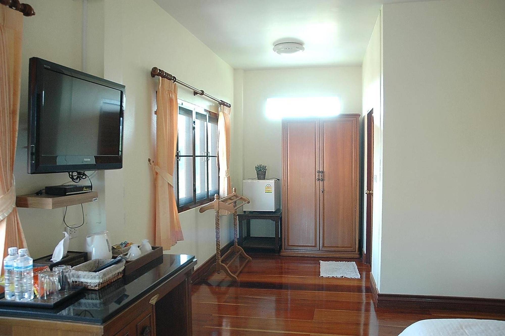 Thararin Villa Ban Doem Bang Room photo