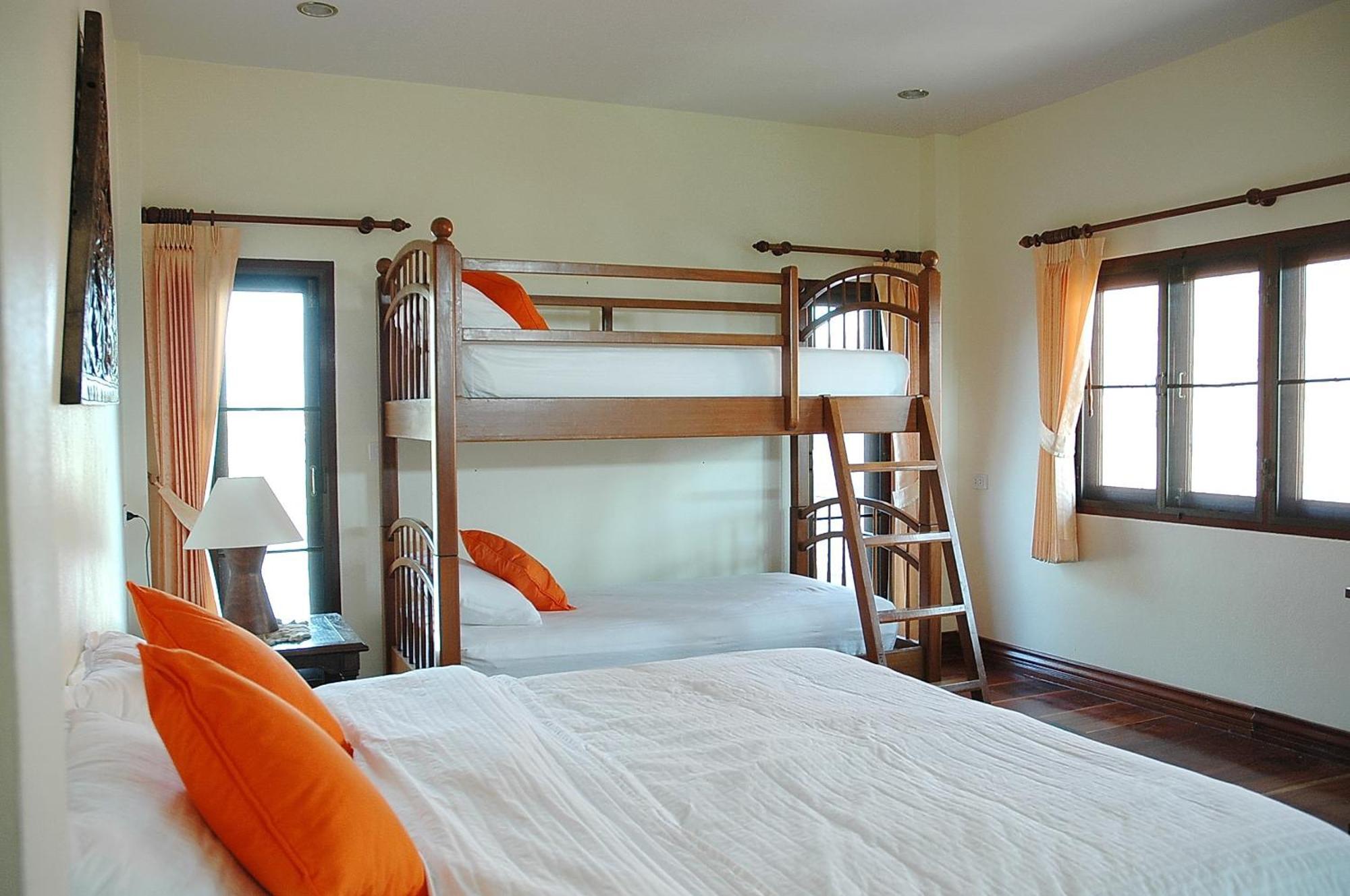 Thararin Villa Ban Doem Bang Room photo
