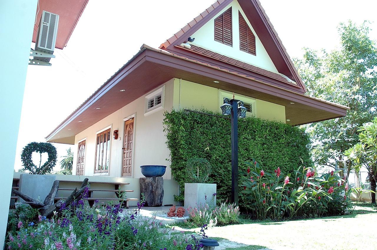 Thararin Villa Ban Doem Bang Exterior photo