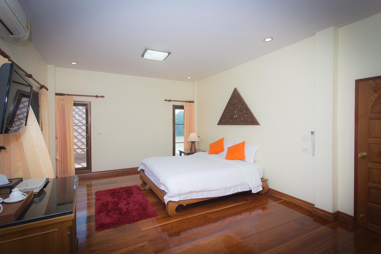 Thararin Villa Ban Doem Bang Room photo