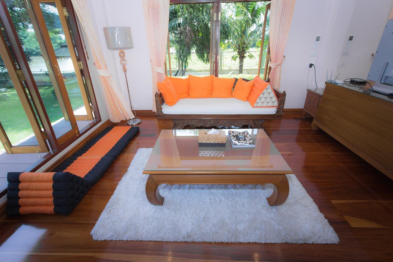 Thararin Villa Ban Doem Bang Room photo