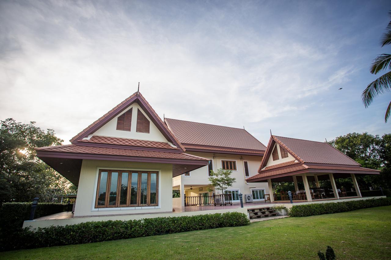 Thararin Villa Ban Doem Bang Exterior photo