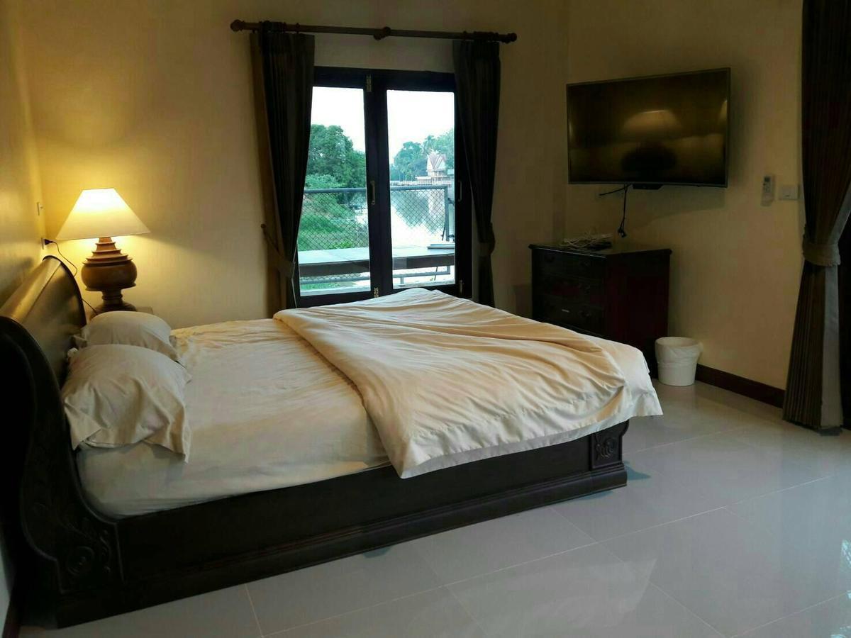 Thararin Villa Ban Doem Bang Exterior photo