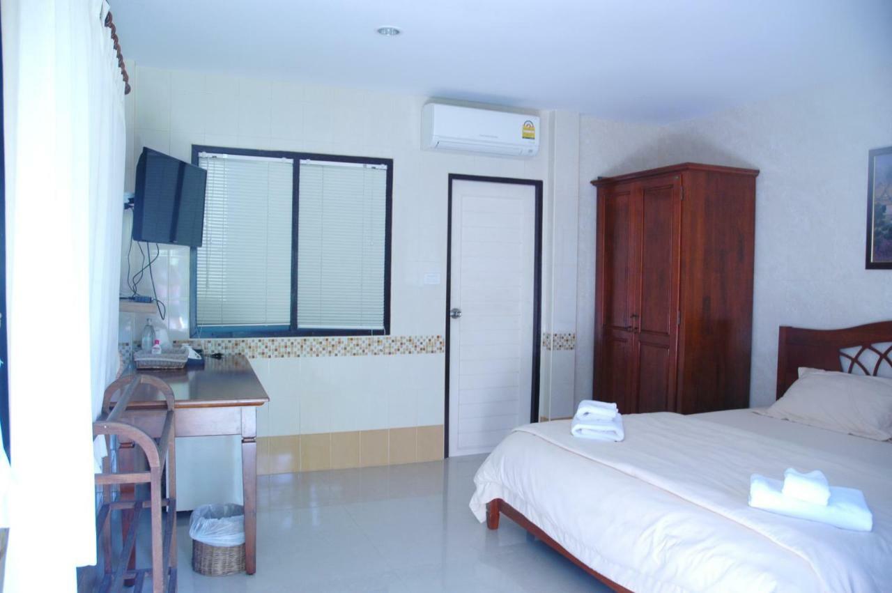 Thararin Villa Ban Doem Bang Exterior photo